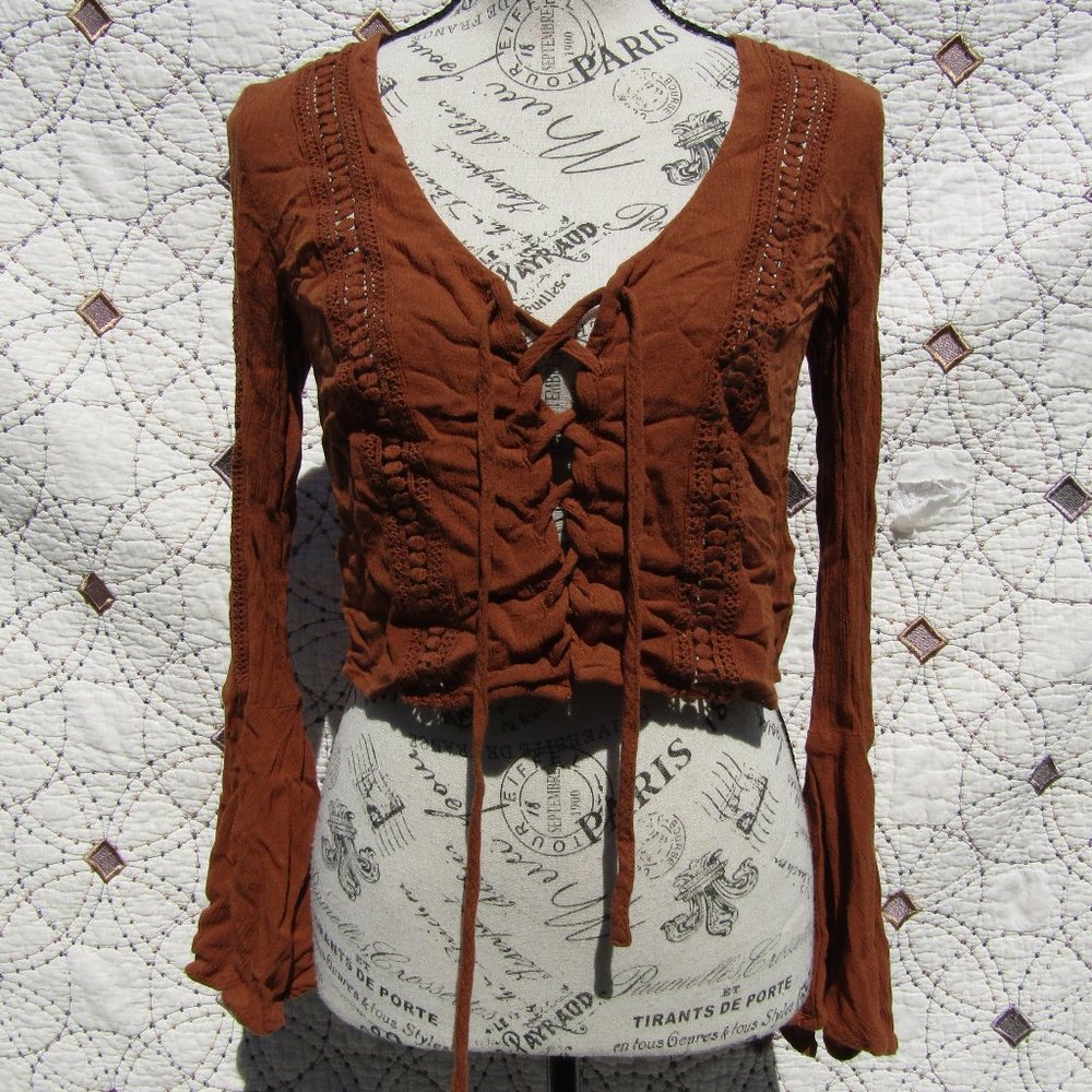 EUC Forever 21 Low Plunge Peasant Top S